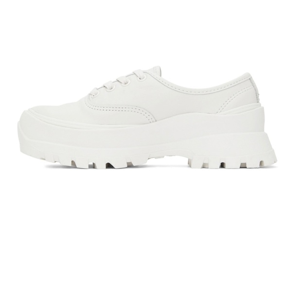 Shoes - Picture 5 of 6
